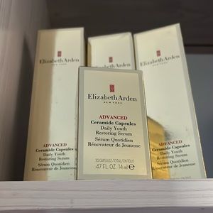 Elizabeth Arden Advanced Ceramide Capsules Daily Youth Restoring Serum